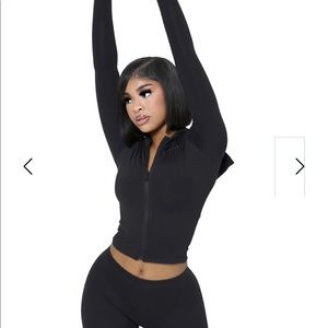 Black fitted hoodie zip up sweater